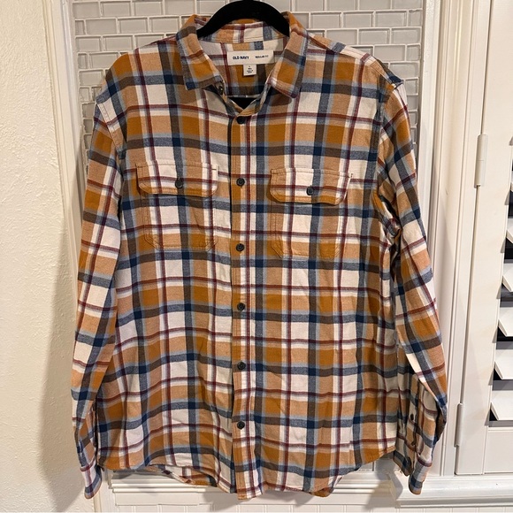 EUC Old Navy Regular Fit Built-In Flex Plaid Flannel - Picture 2 of 5